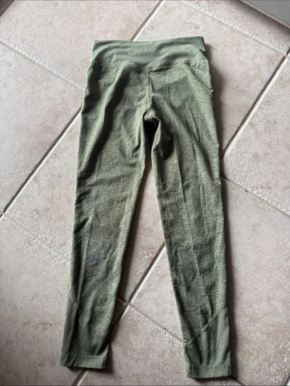 Nike Kids Yoga Leggings in Olive Green